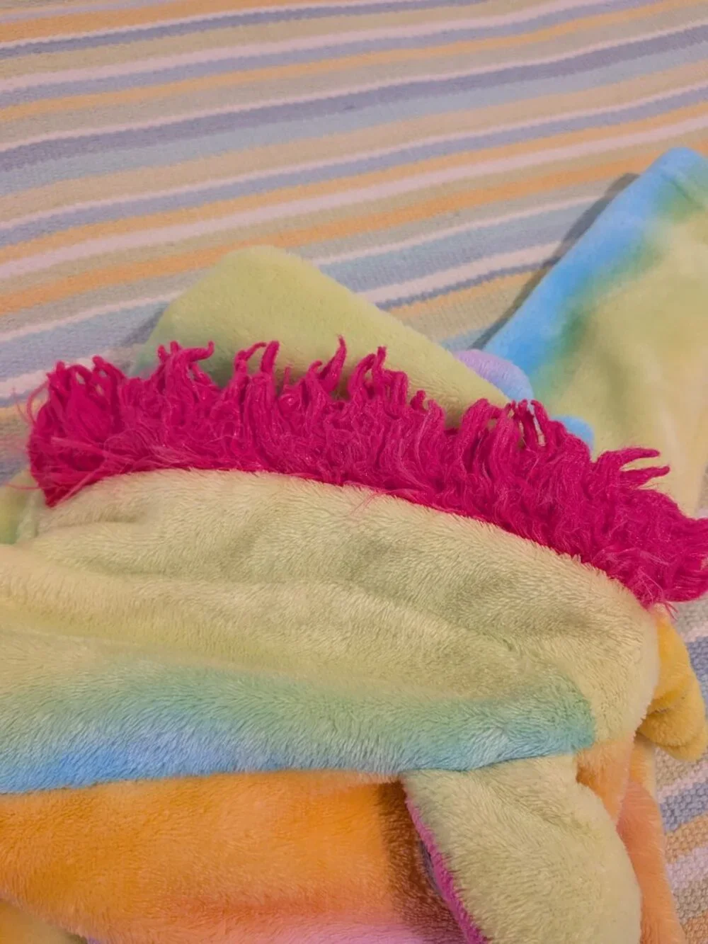 Cozy Rainbow unicorn robe size 6/7